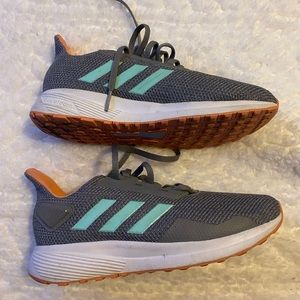 Adidas girl grey shoes